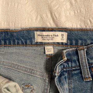 Abercrombie cropped denim